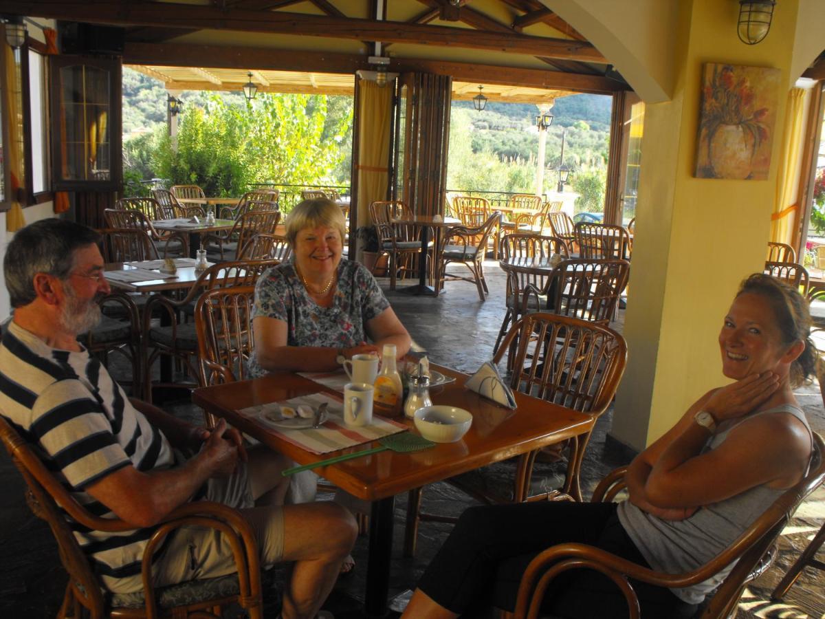 Perros 2* Agios Stefanos Avliotes (Corfu)
