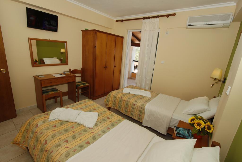 Perros Hotel