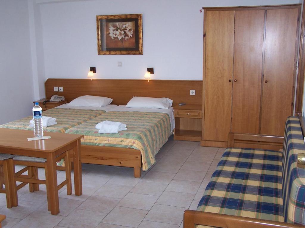 Perros Hotel Agios Stefanos Avliotes (Corfu)